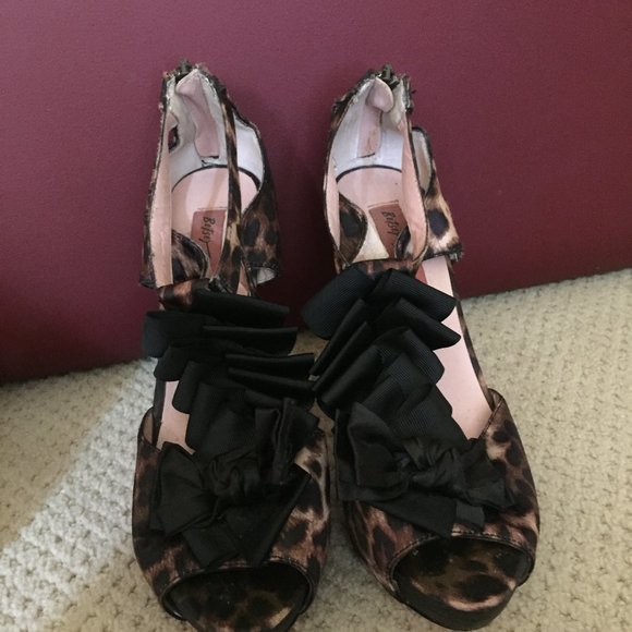 Betsey Johnson Brown Black Leopard Print Satin Stiletto Heels 7.5 - Picture 5 of 6